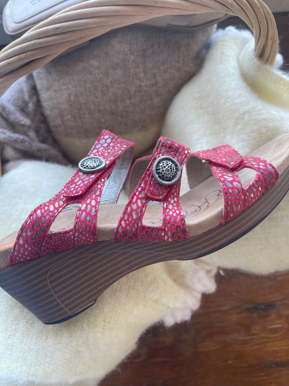 New Romika Jamaica Red leather Women’s Strappy Wedge Sandal 9.5 (40)